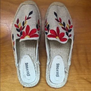Embroidered Soludo Mules